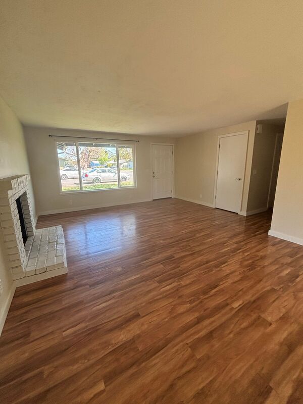 702 Elizabeth St in Eugene, OR - Building Photo - Building Photo
