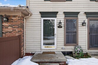 41070 Southwind Dr in Canton Township, MI - Building Photo - Building Photo