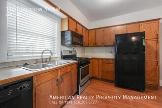 1140 Jackson St NW in Grand Rapids, MI - Building Photo - Building Photo