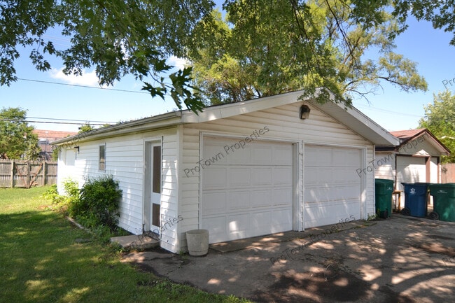 125 Saint Joseph Ave in Joliet, IL - Building Photo - Building Photo