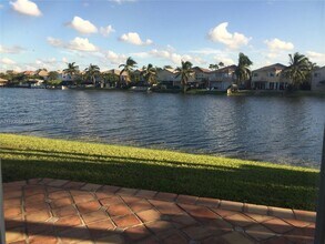 11192 NW 73rd St in Doral, FL - Building Photo - Building Photo