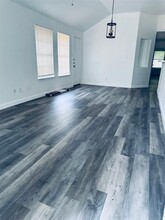 1301 Armadillo Rd in Austin, TX - Building Photo - Building Photo