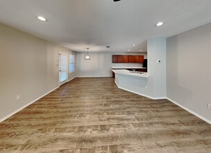 6959 Dulce Mdw in San Antonio, TX - Foto de edificio - Building Photo