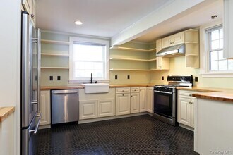 215 Maple Ave in Mamaroneck, NY - Building Photo - Building Photo