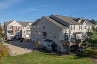 Sturbridge Crossing I in Broadview Heights, OH - Foto de edificio - Building Photo