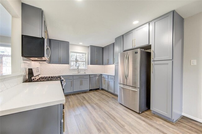 6026 Clarewood Dr