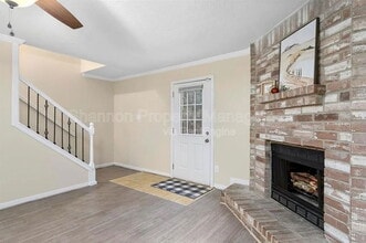 2053 Country Village Blvd in Humble, TX - Foto de edificio - Building Photo