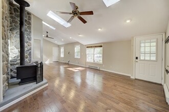 19 9th St in Warren, NJ - Building Photo - Building Photo
