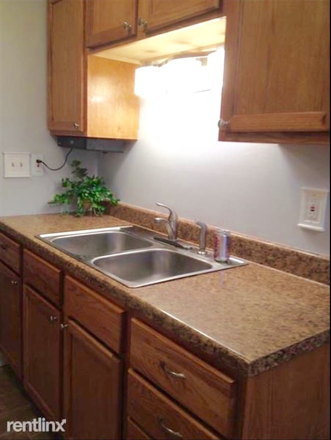 property at 832 Bloomfield Village Blvd