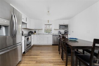 340 Old Mill Ln in Portsmouth, RI - Building Photo - Building Photo