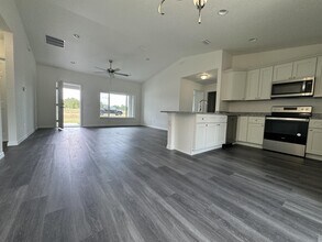 91 Maple Dr in Ocklawaha, FL - Building Photo - Building Photo