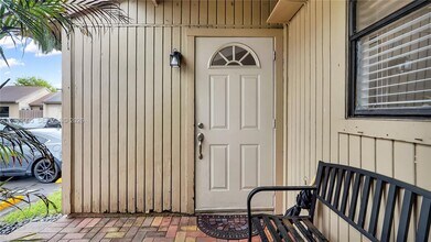 2056 SW 81st Way in Davie, FL - Building Photo - Building Photo