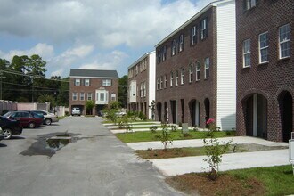 204 Station Trl in Savannah, GA - Building Photo - Building Photo