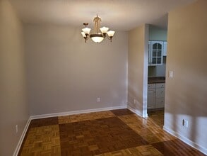 450 Ford Rd, Unit 205 in St. Louis Park, MN - Foto de edificio - Building Photo