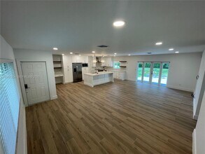 10343 SW 114th St in Miami, FL - Foto de edificio - Building Photo