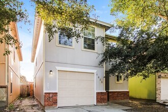 4935 N Cancun Dr in Houston, TX - Building Photo - Building Photo