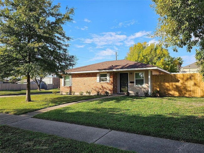 1506 Byron Ave in Deer Park, TX - Building Photo - Building Photo