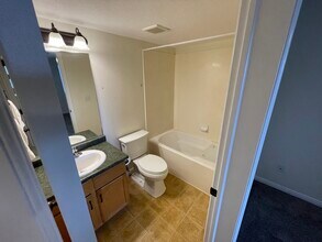 3812 E Rock Creek Rd, Unit B4 in Eagle Mountain, UT - Foto de edificio - Building Photo