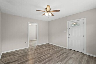 523 Henke St in Houston, TX - Building Photo - Building Photo