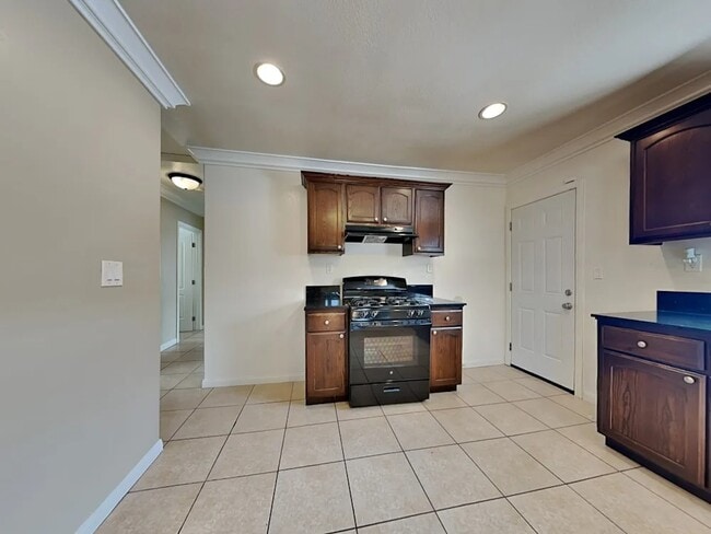 5305 3rd Ave in Los Angeles, CA - Building Photo - Building Photo