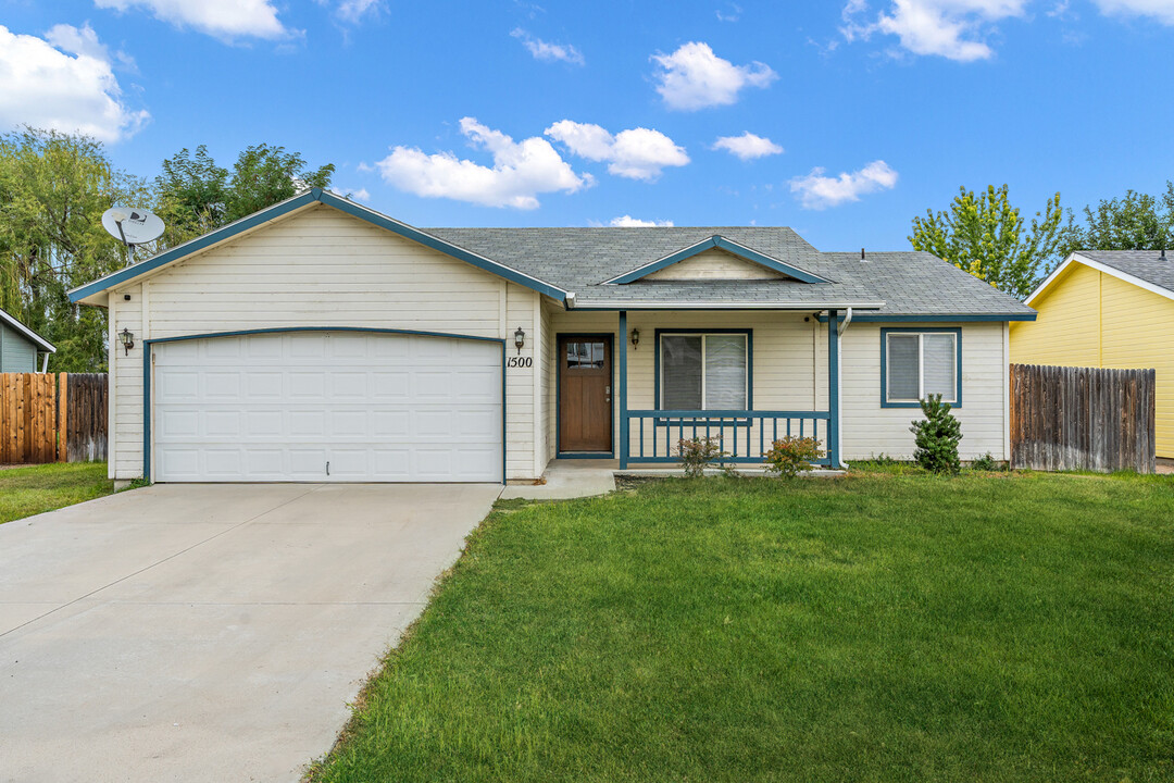 1500 W Georgia Ave in Nampa, ID - Foto de edificio