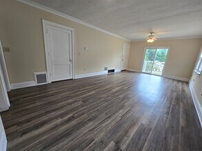 1308 N Main St in Bloomington, IL - Building Photo - Building Photo