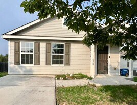 10239 Robbins Crk in San Antonio, TX - Building Photo
