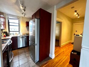 61 Park Dr, Unit 18 in Boston, MA - Building Photo - Building Photo