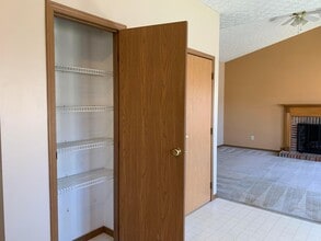 620 Laurel Oak Ct in Westerville, OH - Building Photo - Building Photo