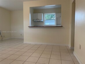 1850 N 27th Ave in Hollywood, FL - Building Photo - Building Photo