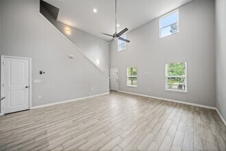 4006 Frontier Rd in Willis, TX - Building Photo - Building Photo