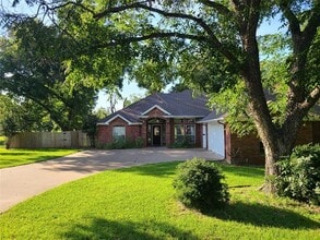 9020 Monticello Dr in Granbury, TX - Building Photo - Building Photo