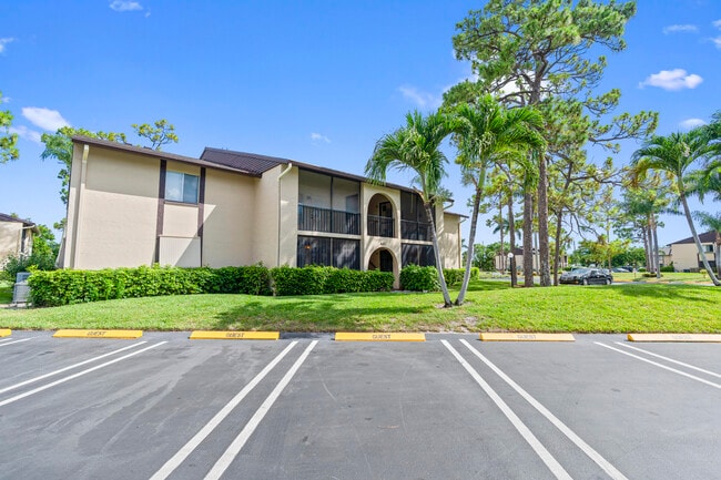 441 Pine Glen Ln in Greenacres, FL - Building Photo - Building Photo