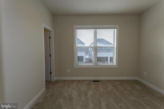 20741 Jennifer Ann Dr in Ashburn, VA - Building Photo - Building Photo