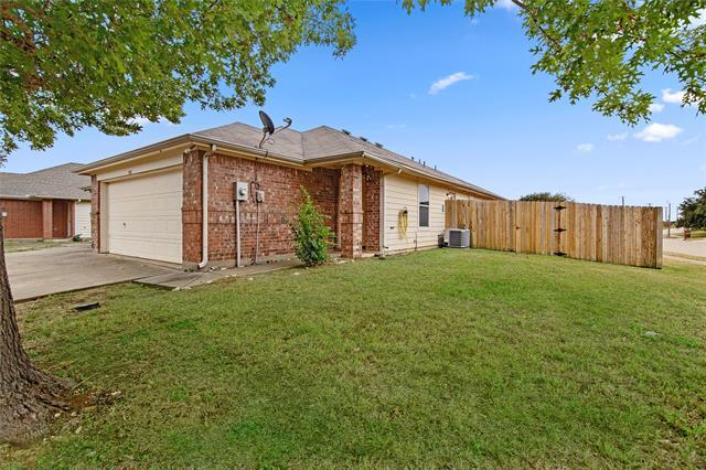 500 Canvas Ct in Crowley, TX - Building Photo - Building Photo