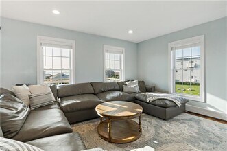 11 Defelice Rd in Narragansett, RI - Building Photo - Building Photo