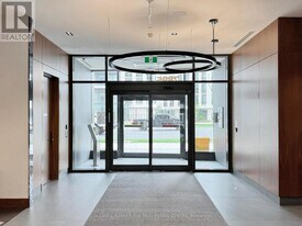 7895 Jane St in Vaughan, ON - Building Photo