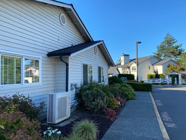 12404 E Gibson Rd in Everett, WA - Building Photo - Building Photo