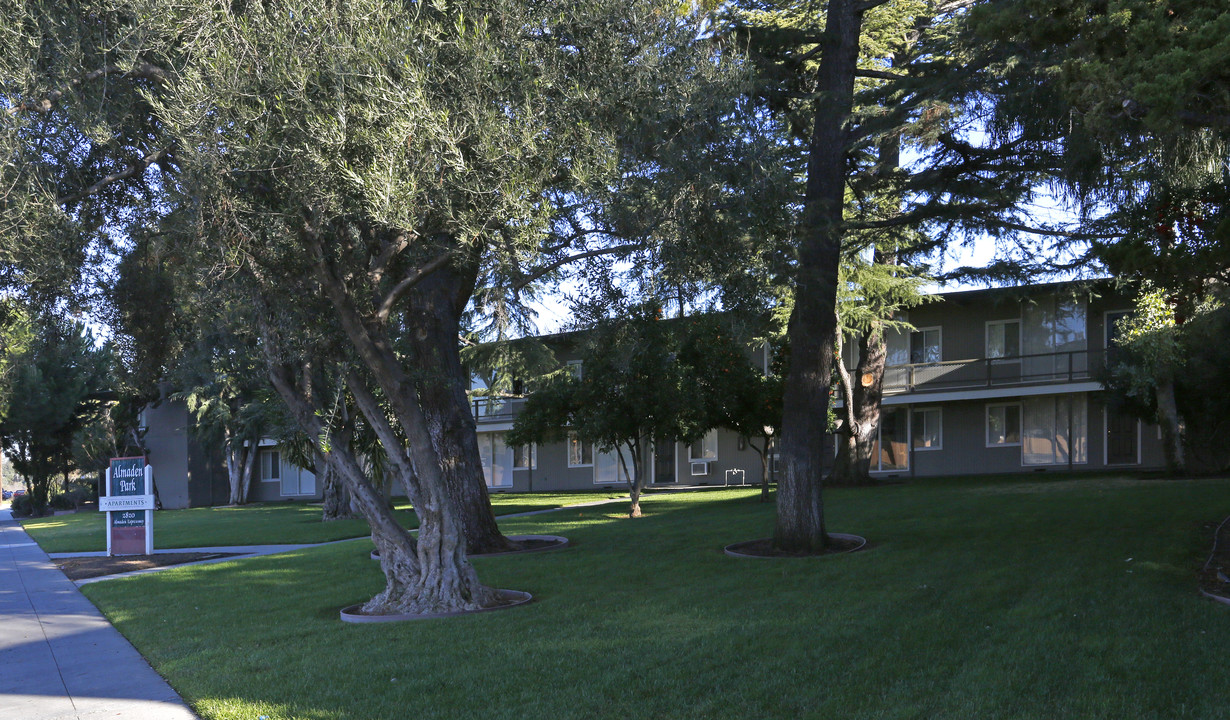 Almaden Park in San Jose, CA - Building Photo