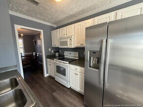 433 Lewis Clark Dr in Hope Mills, NC - Building Photo - Building Photo