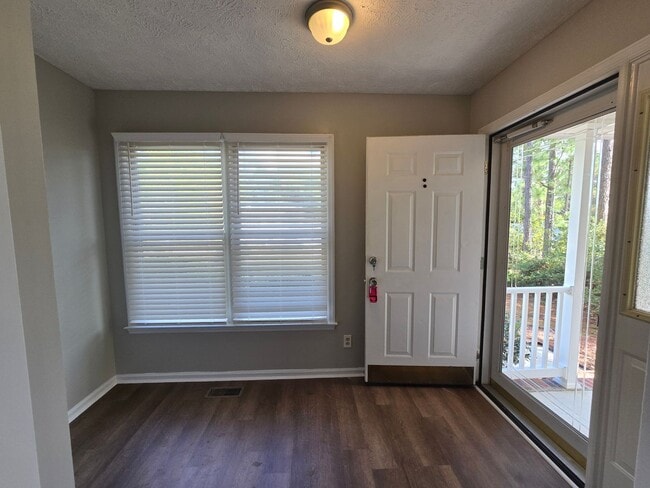236 Coachman Way in Sanford, NC - Building Photo - Building Photo