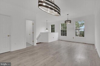 44206 Tippecanoe Terrace in Ashburn, VA - Building Photo - Building Photo