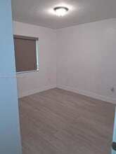 18330 SW 102nd Pl in Miami, FL - Building Photo - Building Photo