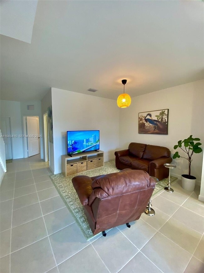 2627 SE 28th Dr in Homestead, FL - Building Photo - Building Photo