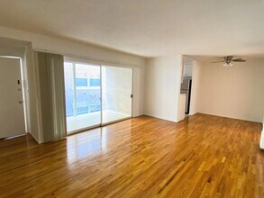 422 S Willaman Dr, Unit 6 in Los Angeles, CA - Building Photo - Building Photo