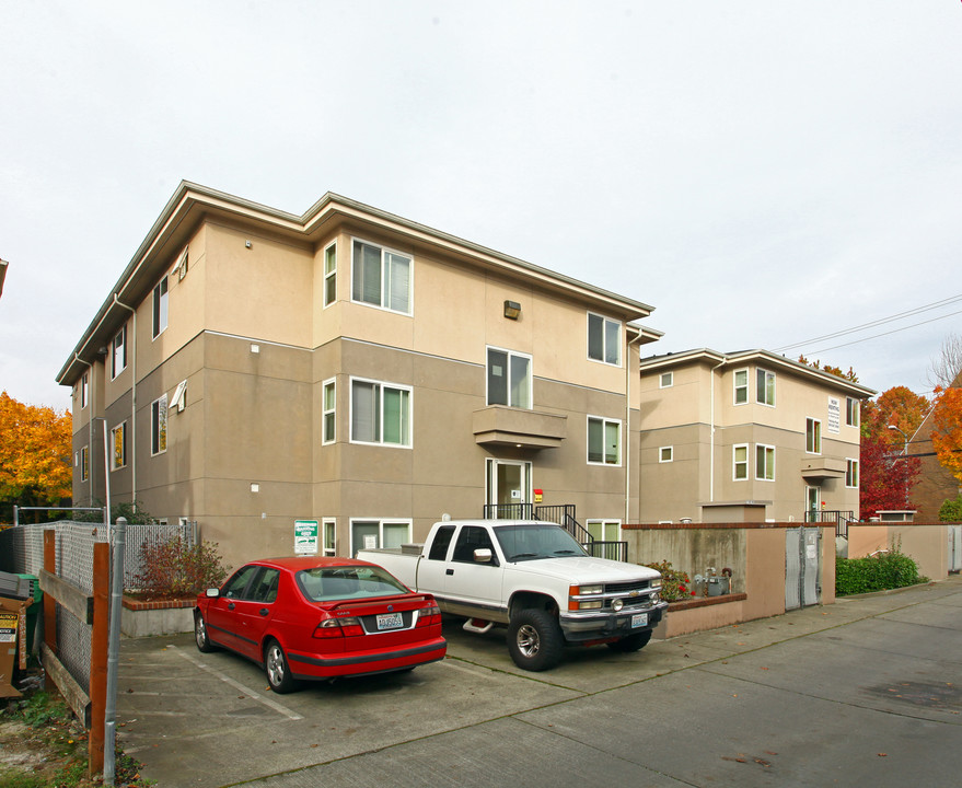 Patricia Place in Seattle, WA - Building Photo