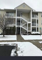 215 Rachel Ct, Unit 215 in Franklin Park, NJ - Building Photo