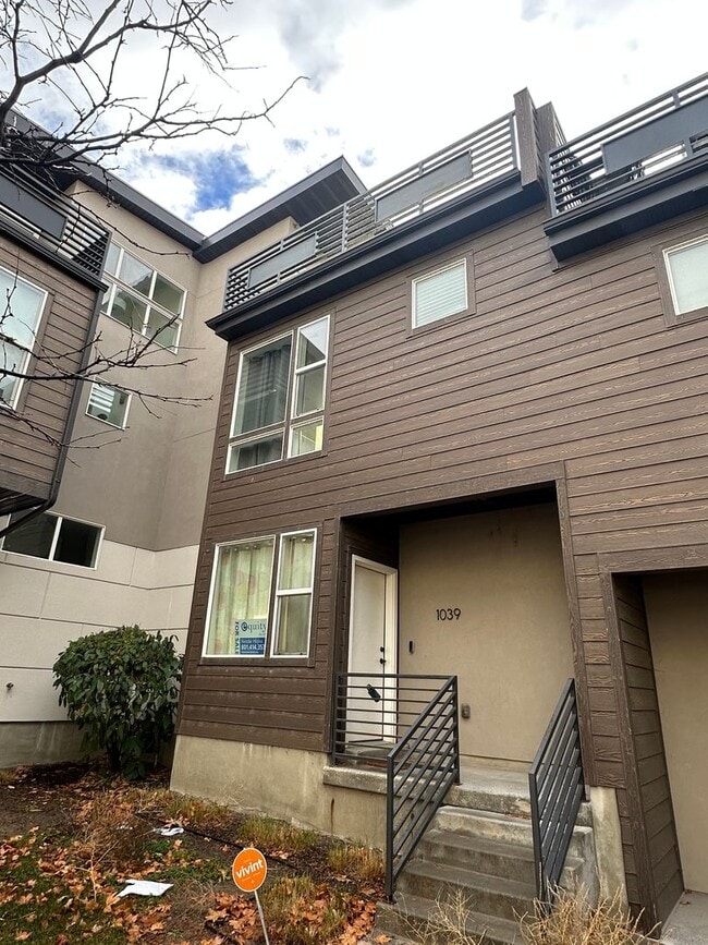 1039 W Rooftop Dr in Midvale, UT - Building Photo - Building Photo