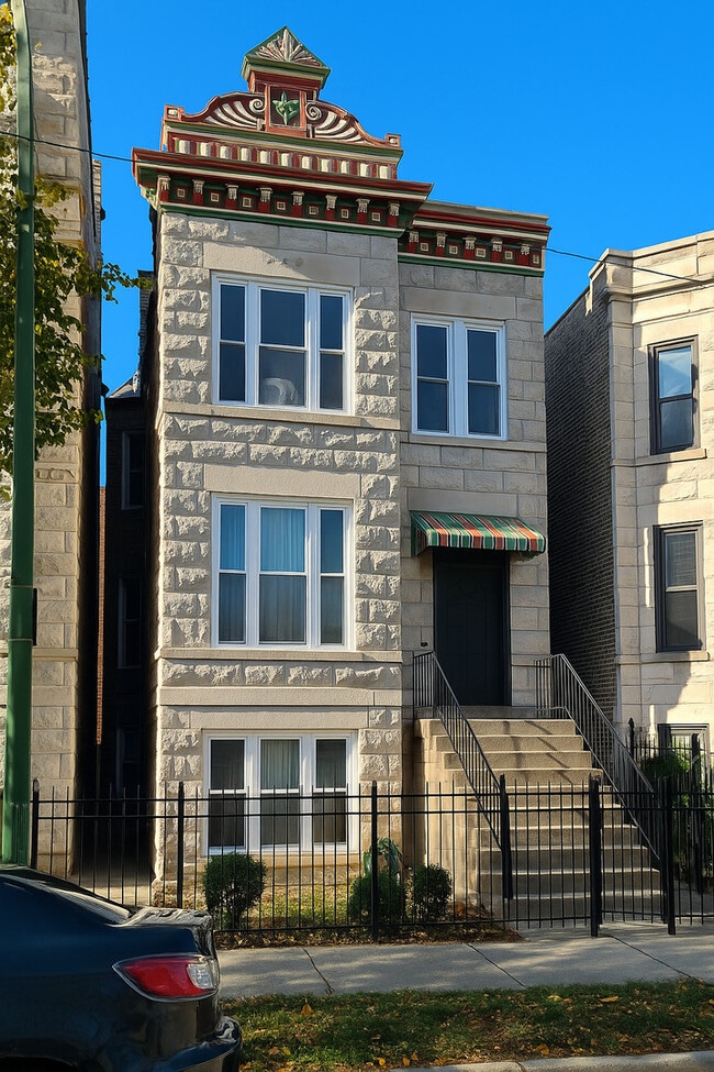 property at 1338 N Claremont Ave