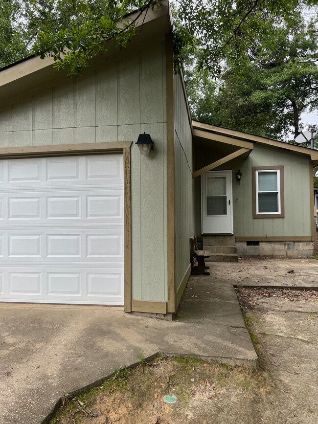 110 Silas Ct in Warner Robins, GA - Foto de edificio - Building Photo